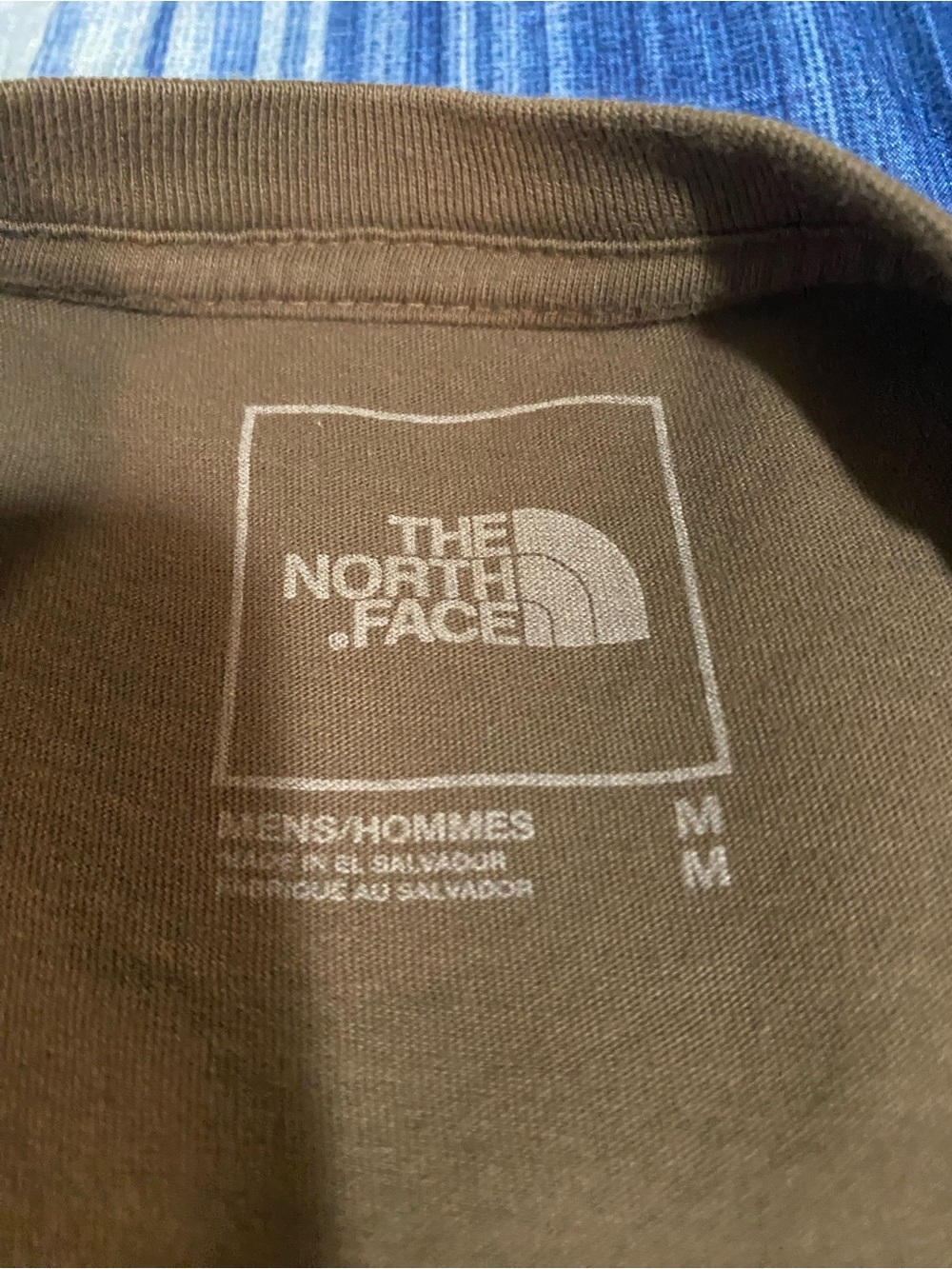 The North Face Men’s Brown Graphic Tee & Red Crew Short Sleeve Set - Picture 6 of 7